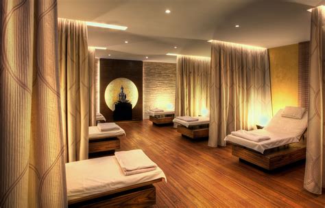 Massage Room Design, Massage Room Decor, Massage Therapy Rooms, Spa ...