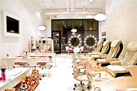 The best nail salons in Chicago | デザイン, 池袋, ミニモ