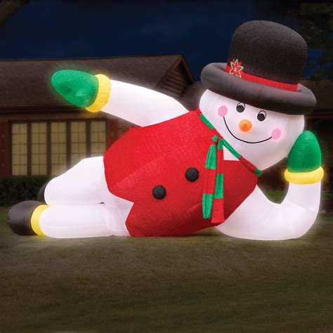 The 20' Inflatable Snowman - Hammacher Schlemmer