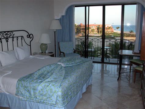 All-inclusive Cabo resort room: Dreams Los Cabos