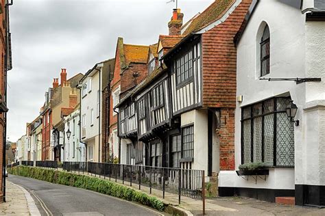 Hastings Old Town B & B - a stunning location - laindons.com