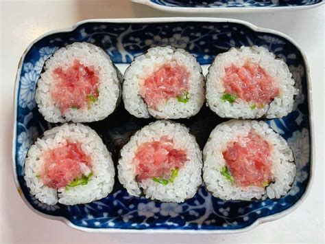 How to make the perfect negitoro sushi tuna rolls without a rolling mat