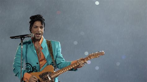 Watch Prince Perform ‘Purple Rain’ in Pouring Rain at 2007 Super Bowl