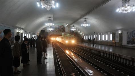 pyongyang-metro-konsol-station | Uri Tours