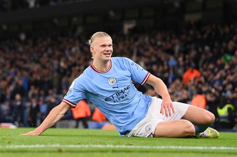 Erling Haaland given Man City guard of honour after breaking Premier ...