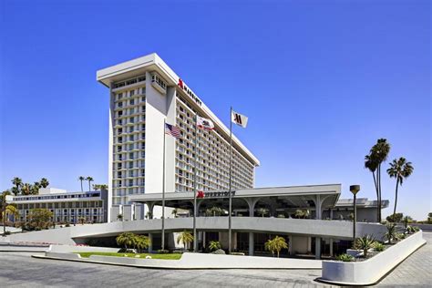 Los Angeles Airport Marriott in Los Angeles (CA) - Room Deals, Photos ...