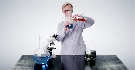 Bill Nye Saves the World Trailer: The Science Guy Will Start Refuting ...