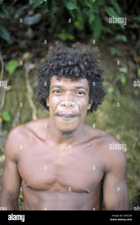 Kalinago tribe hi-res stock photography and images - Alamy