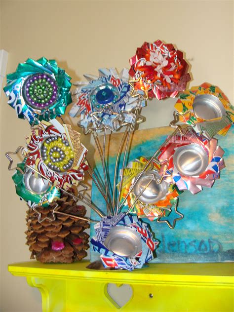 Fun flowers from soda cans | Pop can crafts, Soda can crafts, Diy ...