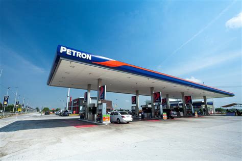 Petron utilizes 900 of its stations for Ingat Angat campaign - Petron