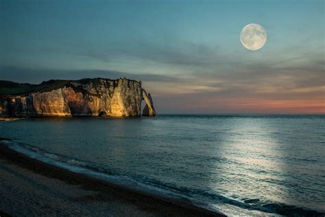 Download Horizon Night Cliff Moon Sea Nature Ocean HD Wallpaper