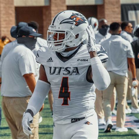 UTSA Football Uniforms | Christopher Muñoz