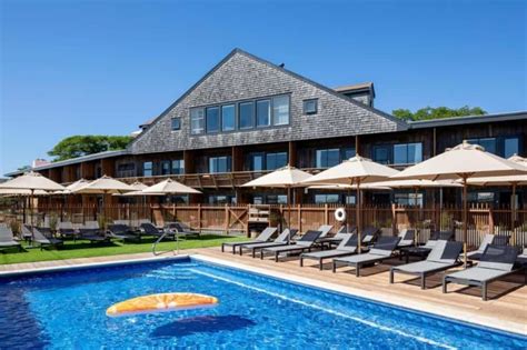 Top 13 Cool And Trendy Hotels In Provincetown 2023 - GlobalGrasshopper