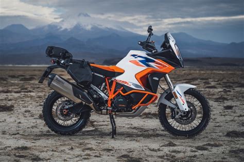 Nuova KTM 1290 Super Adventure R, arriva il modello 2023 | Dueruote