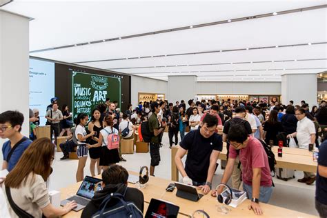 Apple opens its second store in Singapore at the iconic Jewel in Changi ...