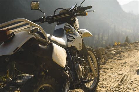 Suzuki DR350 Dirt Bike (Specs and Review) - Off-Roading Pro