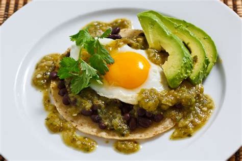 Salsa Verde Huevos Rancheros - Closet Cooking