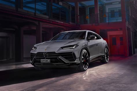 Lamborghini Urus S (2023, first generation) photos