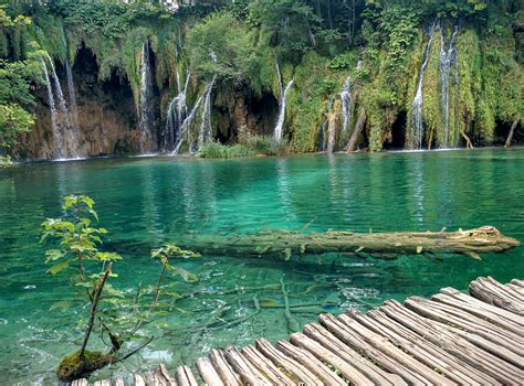 Plitvice Lakes National Park, Croatia [OC] [3200x2368] : r/EarthPorn