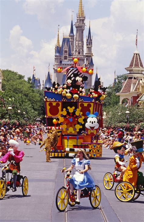 Disney Days of Past: Mickey Mania Parade at Magic Kingdom Park | Mickey ...