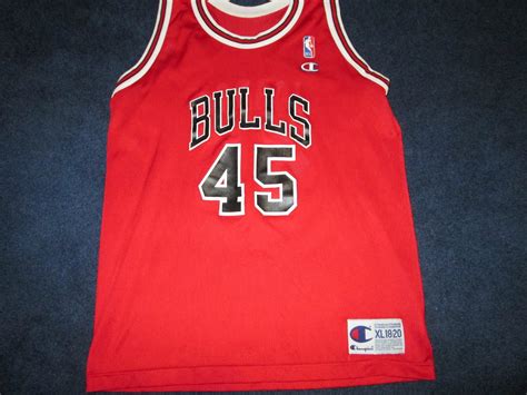 Vintage10916 Store: Vintage Michael Jordan #45 Champion Bulls Jersey