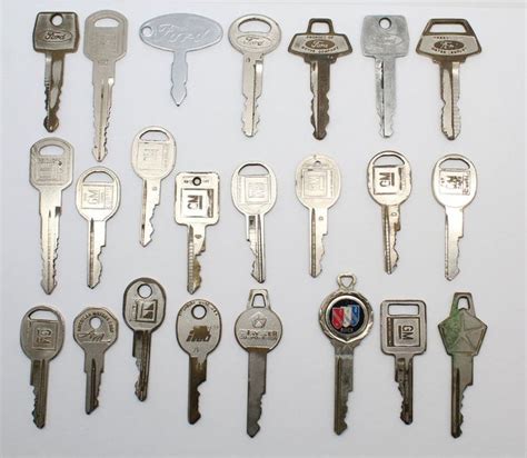 Vintage Car Keys, Lot of 23 Keys, Ford, GM, Chrysler, Buick | Vintage ...