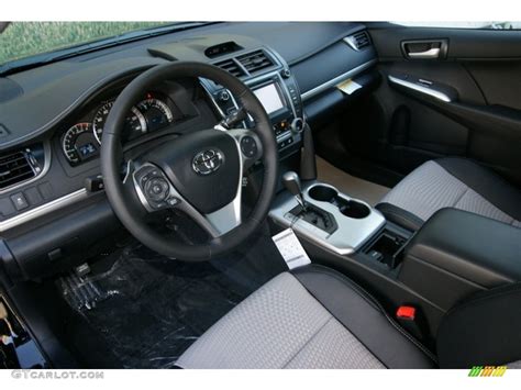 Black/Ash Interior 2013 Toyota Camry SE V6 Photo #77441385 | GTCarLot.com