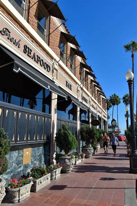 Oceanfront Restaurants and Shops in Newport Beach, California ...