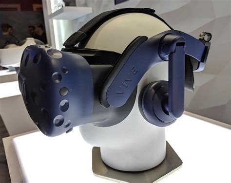 HTC VIVE Pro Eye Hands-On: More Than Just Eye-Tracking - SlashGear