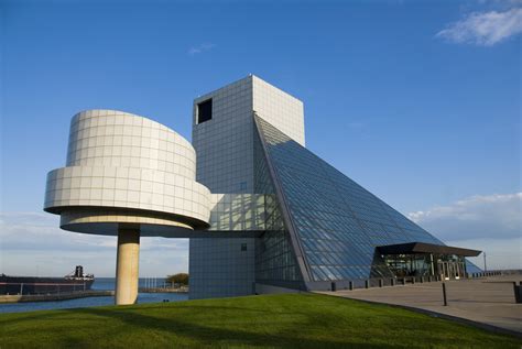 INSIDE THE ROCK AND ROLL HALL OF FAME AND MUSEUM BY I.M. PEI | Insplosion