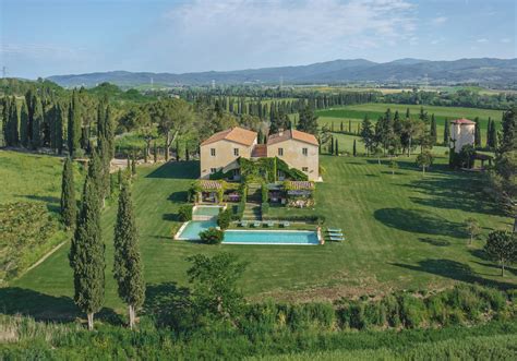 5 Luxury Holiday Villas on the Tuscan Coast