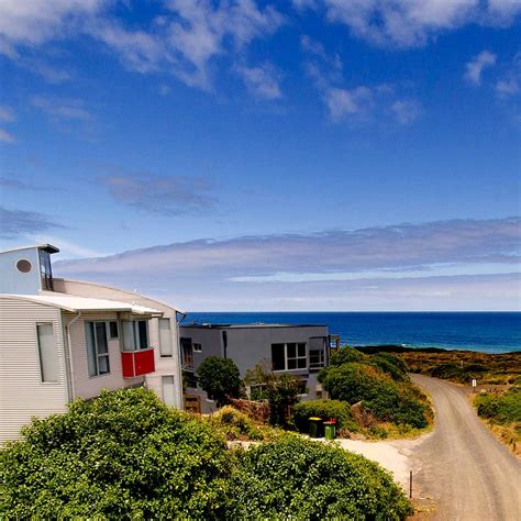 Phillip Island Accommodation Contact Hotline