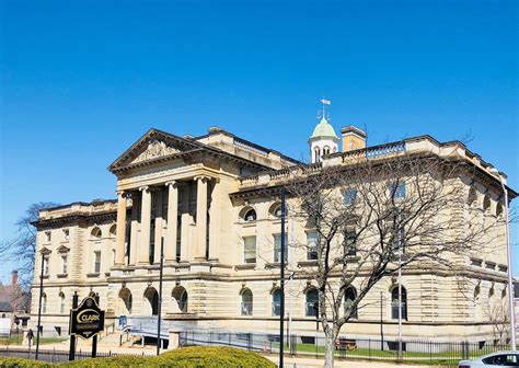 Middlesex County Courthouse in Lowell, Massachusetts. Paul Chandler ...