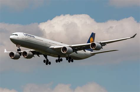 Airbus A340-600 Lufthansa. Photos and description of the plane