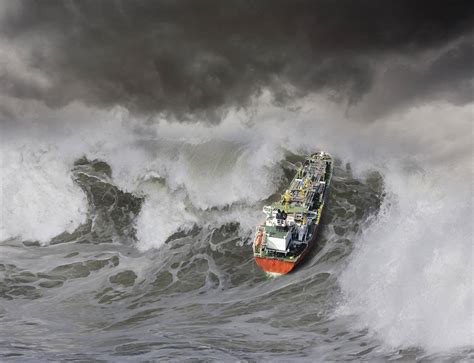 MuskegonPundit: BBC - Earth - Terrifying 20m-tall 'rogue waves' are ...