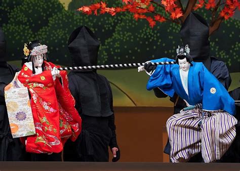 What is Bunraku? How to Enjoy Japanese Puppet Theater