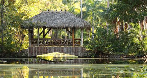 What Is a Chickee Hut? Learn Its History & Modern Use