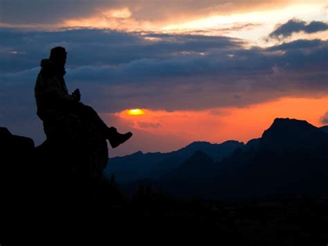 8 Tips for Hiking in the Dark | Trail Safety After Dusk | Deeper Trails