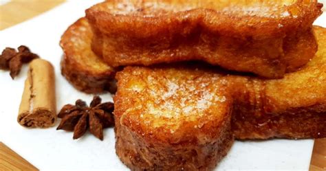 Torrejas de Pan en almíbar Receta Cubana. Como hacer Torrejas