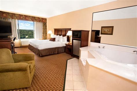 Grand Plaza Hotel in Branson, MO - Branson Travel Office