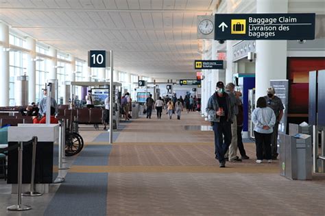 Winnipeg Airport Terminal Stock Photo - Download Image Now - Airport ...