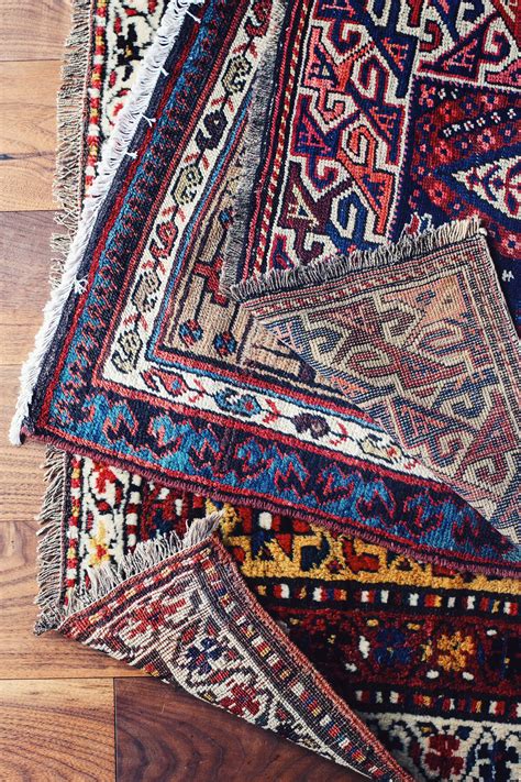 Finding The Right Antique Rug – Honestly WTF