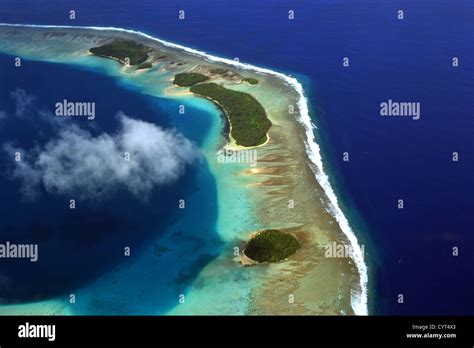 Pacific atoll aerial hi-res stock photography and images - Alamy