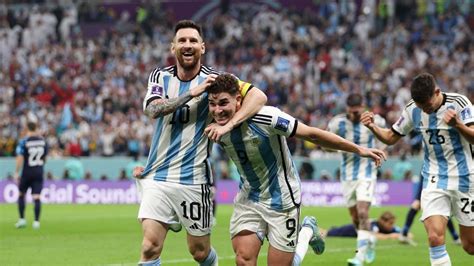 Argentina vs Croatia score, result, highlights: Messi World Cup magic ...