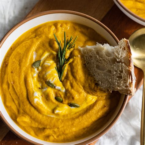 Vegan Creamy Carrot Soup - Avocado Skillet