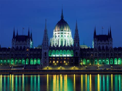 File:Parliament Building Budapest Hungary.jpg - Wikimedia Commons