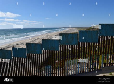 Tijuana border crossing hi-res stock photography and images - Alamy