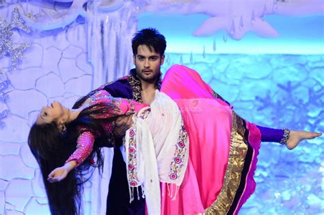 Ishq wala love - Golden Petal Awards - Vivian Dsena Photo (33183659 ...