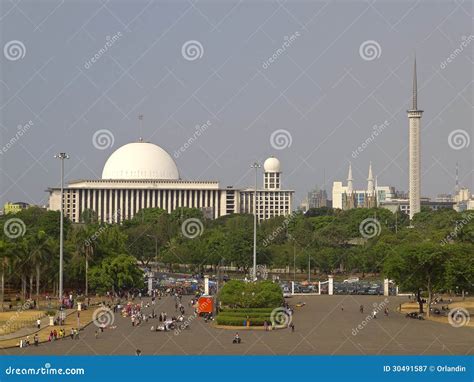 View of Masjid Istiqlal editorial photography. Image of religion - 30491587