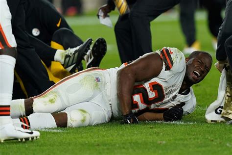 Browns RB Nick Chubb Out Season-Ending Knee Injury - Casino.org